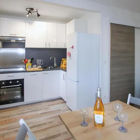 펜션 Stunning In Les Maures With Kitchen *