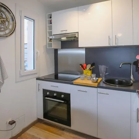 Stunning In Les Maures With Kitchen 펜션 라론드레모레